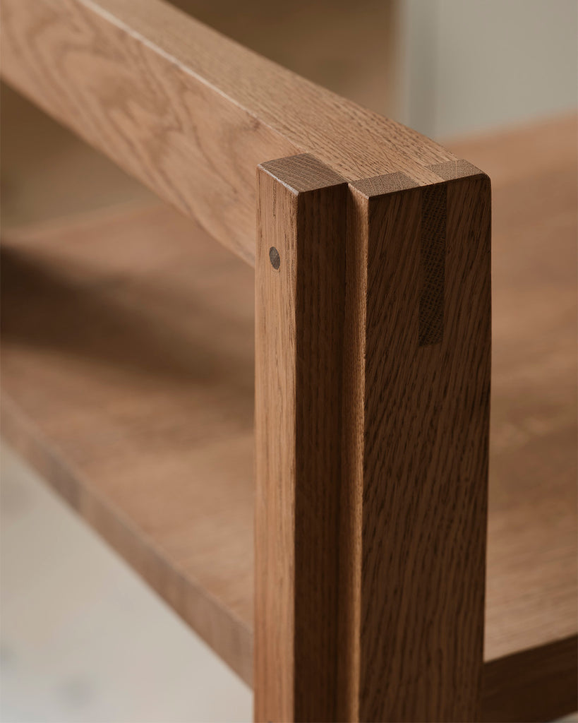 Outline Bar Chair Low