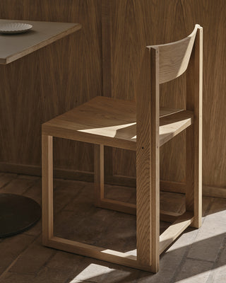 Outline Spisestuestol